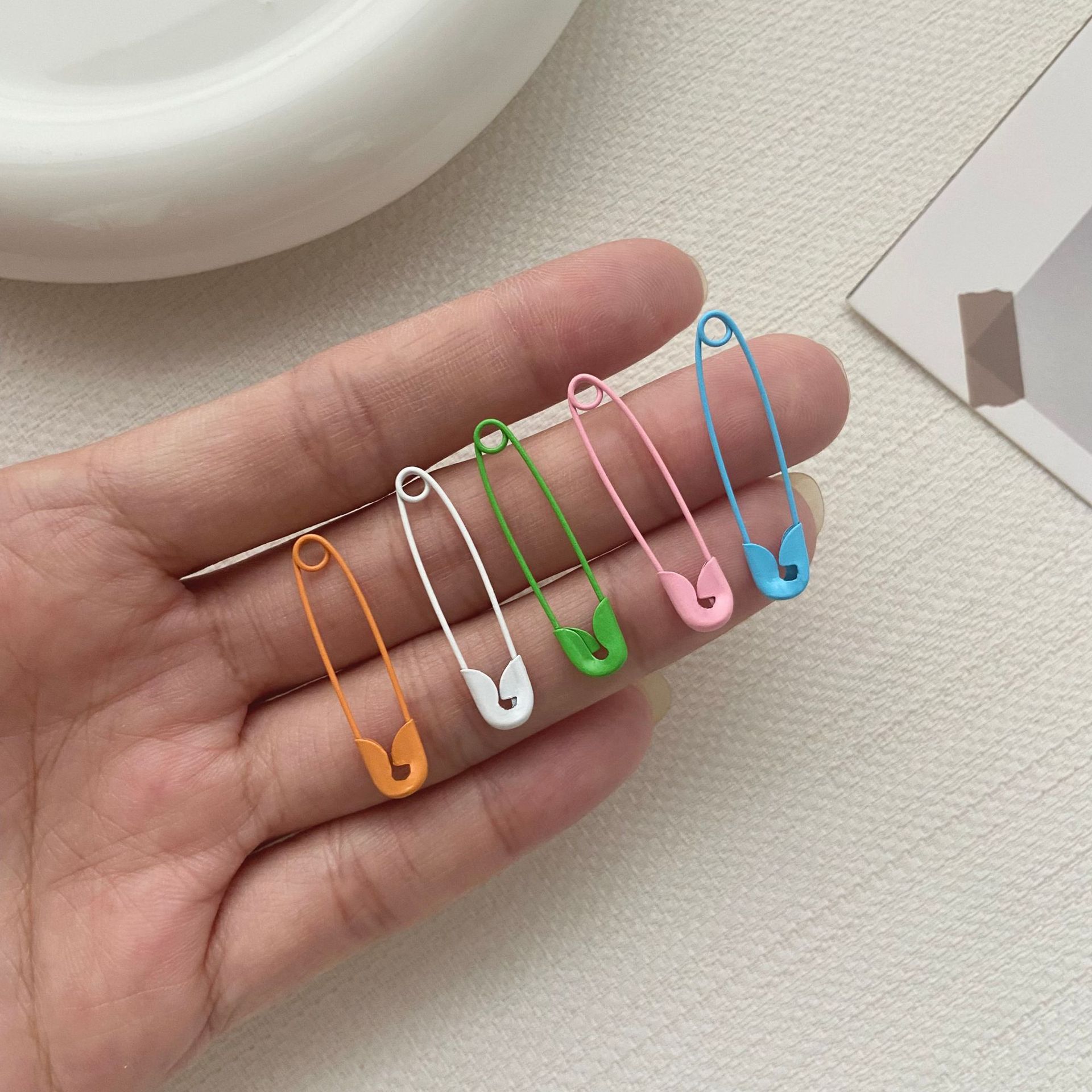 10/50/100 sztuk kolorowe agraf – Sewing Labels recenzja i cena